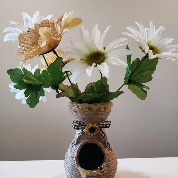 bee decor , bee skep vase - Picture 5 of 5